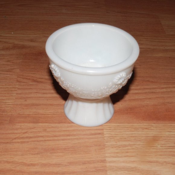 Avon Small Bowl Container - Picture 1 of 2